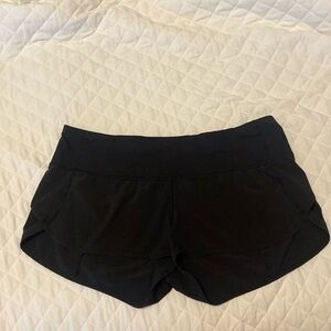 Lululemon LR Black Speed Ups